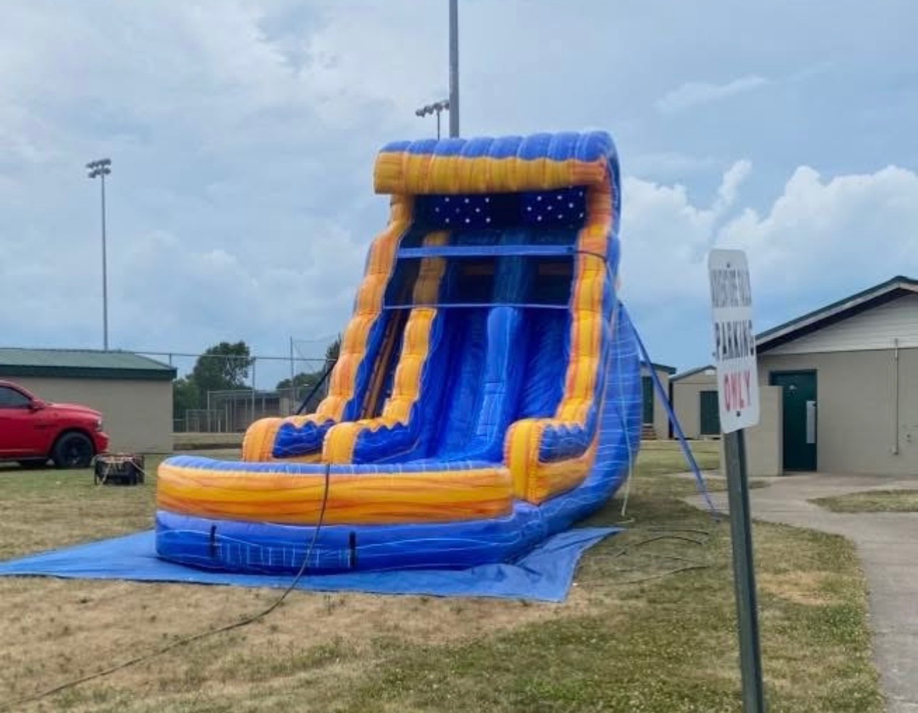 The Wave – dual-lane water slide